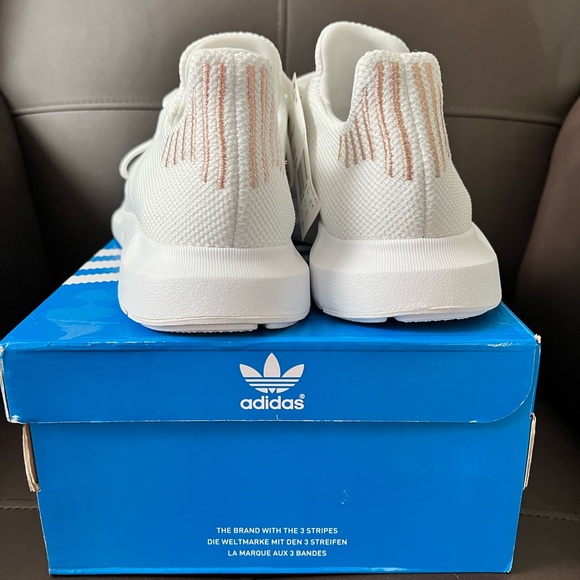 Adidas Swift Run Women Shoes - Picture 8 of 9